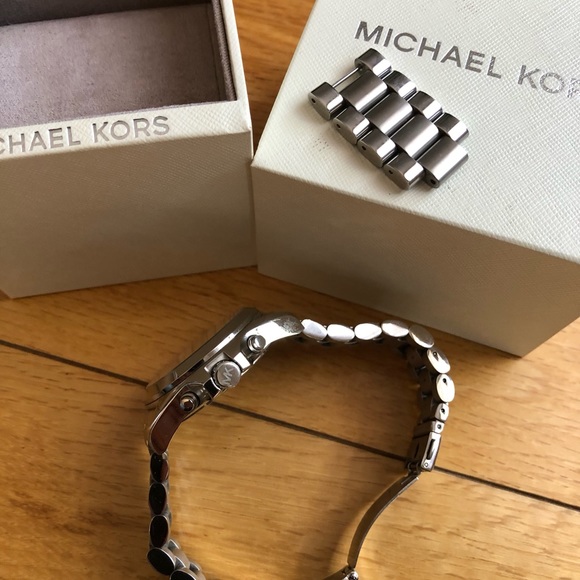 Michael Kors women’s watch . MK 5535 . - Picture 7 of 8